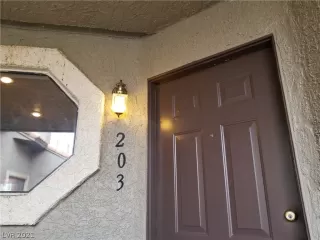 Photo #3: 2311752 Listing 