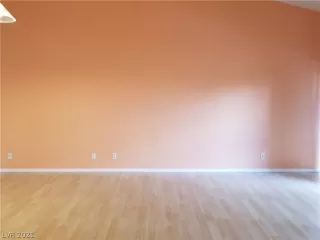 Photo #5: 2311752 Listing 