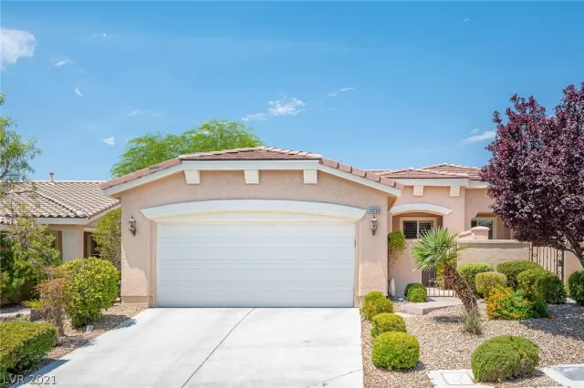 MLS: 2311753 Condo For Sale