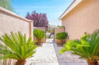 Photo #2: 2311753 Listing 