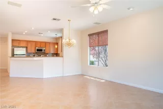 Photo #5: 2311753 Listing 