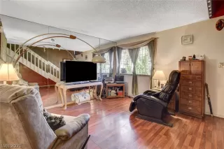 Photo #2: 2311757 Listing 