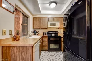 Photo #6: 2311757 Listing 