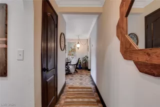 Photo #3: 2311764 Listing