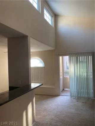 Photo #5: 2311769 Listing