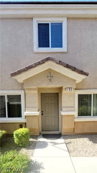 Photo #1: 2311771 Listing 