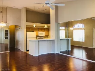 Photo #2: 2311802 Listing