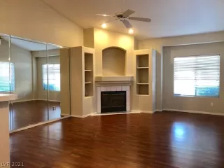 Photo #4: 2311802 Listing