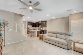 Photo #5: 2311835 Listing 