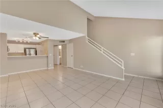 Photo #2: 2311836 Listing