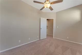 Photo #6: 2311836 Listing