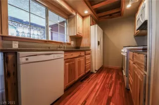 Photo #3: 2311857 Listing