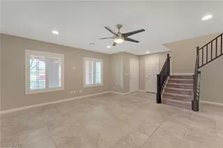 Photo #2: 2311859 Listing