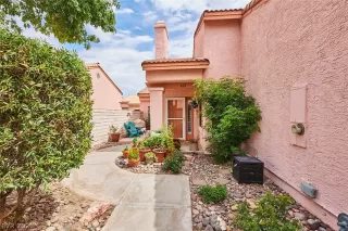 Photo #1: 2311878 Listing