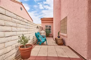 Photo #2: 2311878 Listing