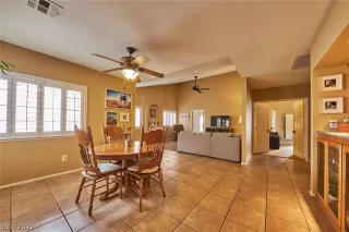 Photo #6: 2311878 Listing