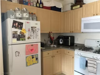 Photo #4: 2311884 Listing