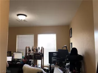 Photo #6: 2311884 Listing