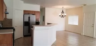 Photo #2: 2311892 Listing