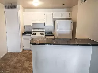 Photo #2: 2311911 Listing