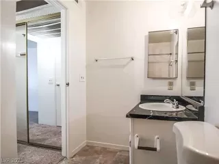 Photo #6: 2311911 Listing