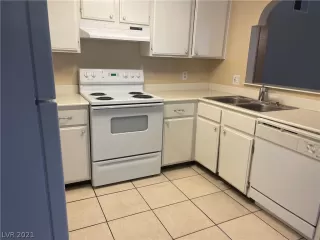 Photo #5: 2311954 Listing 