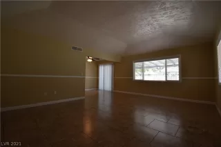 Photo #1: 2311983 Listing