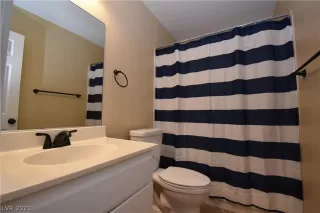 Photo #4: 2311983 Listing