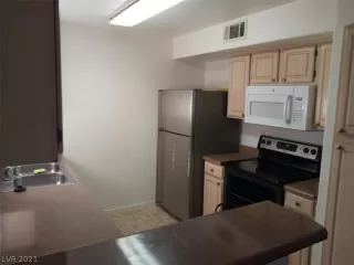 Photo #6: 2311993 Listing