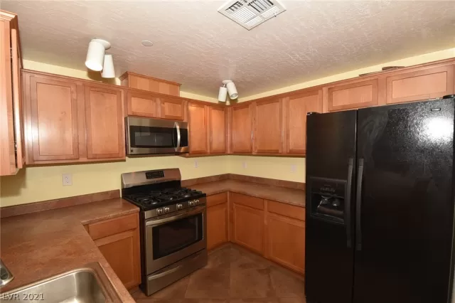 MLS: 2311995 Condo For Sale