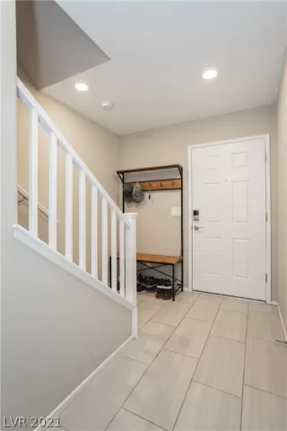 Photo #5: 2312010 Listing