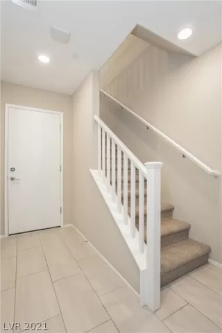 Photo #6: 2312010 Listing