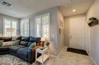 Photo #5: 2312072 Listing