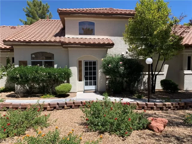 MLS: 2312078 Condo For Sale