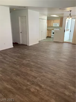 Photo #2: 2312078 Listing 