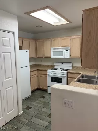 Photo #6: 2312078 Listing 