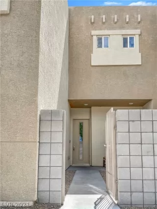 Photo #1: 2312081 Listing 