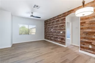 Photo #5: 2312109 Listing 