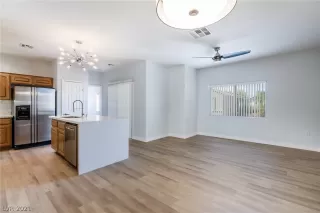 Photo #6: 2312109 Listing 