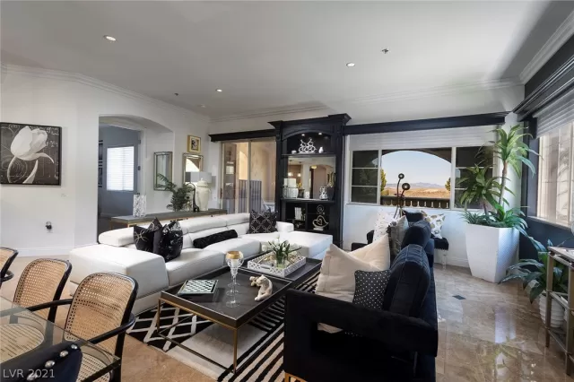 MLS: 2312114 Condo For Sale