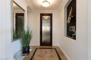 Photo #2: 2312114 Listing