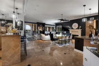Photo #3: 2312114 Listing