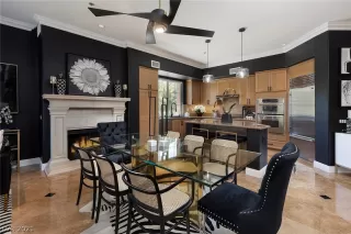 Photo #4: 2312114 Listing