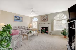 Photo #3: 2312136 Listing