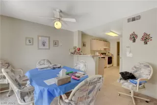 Photo #6: 2312136 Listing