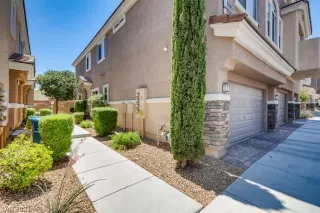 Photo #4: 2312159 Listing