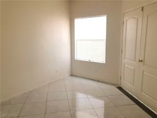 Photo #5: 2312181 Listing 