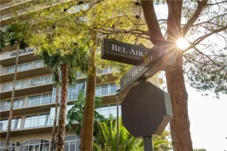 Photo #2: 2312185 Listing