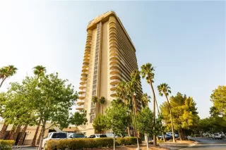 Photo #1: 2312209 Listing