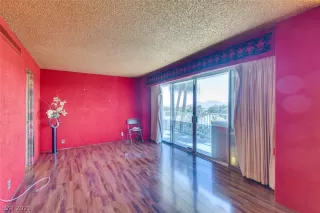 Photo #5: 2312209 Listing